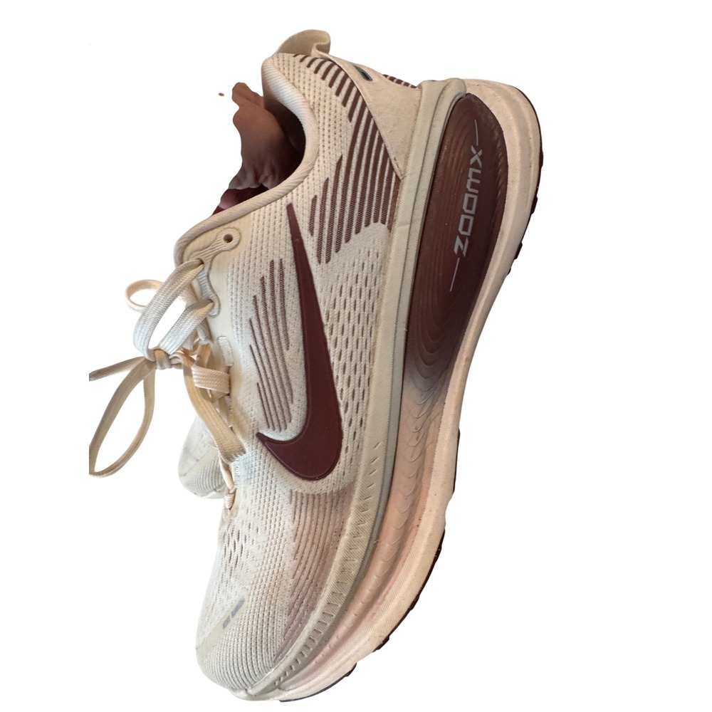 Nike ZoomX Vomero 18 Womens Running Shoes Sail Burgundy Size 10